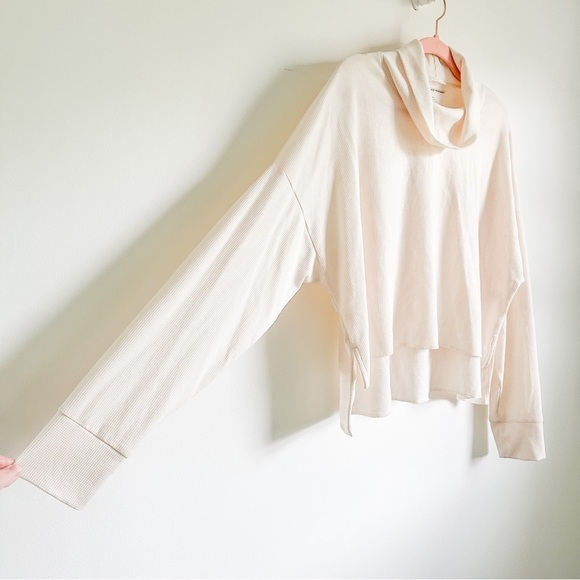 American Eagle Outfitters Cream Ivory Cowl Neck Waffle Knit high low top Large - Picture 4 of 8
